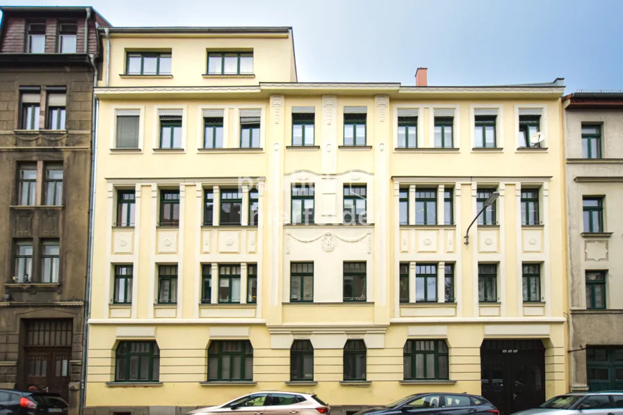 Titelbild - Wohnung kaufen in Leipzig - Stilvolle Altbauwohnung im beliebten Leipziger Westen