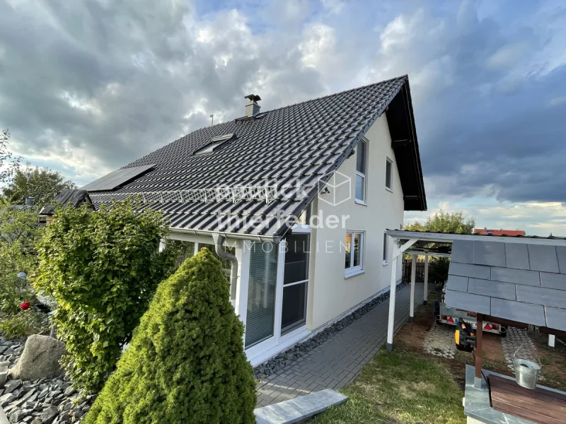 Außenansicht - Haus kaufen in Schkeuditz / Dölzig - Modernes Einfamilienhaus in Schkeuditz