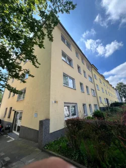 Ansicht Gebäude - Wohnung kaufen in Essen - ++Preisreduktion++Etagenwohnung in Essen zu verkaufen.