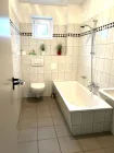 WC mit Wannenbad