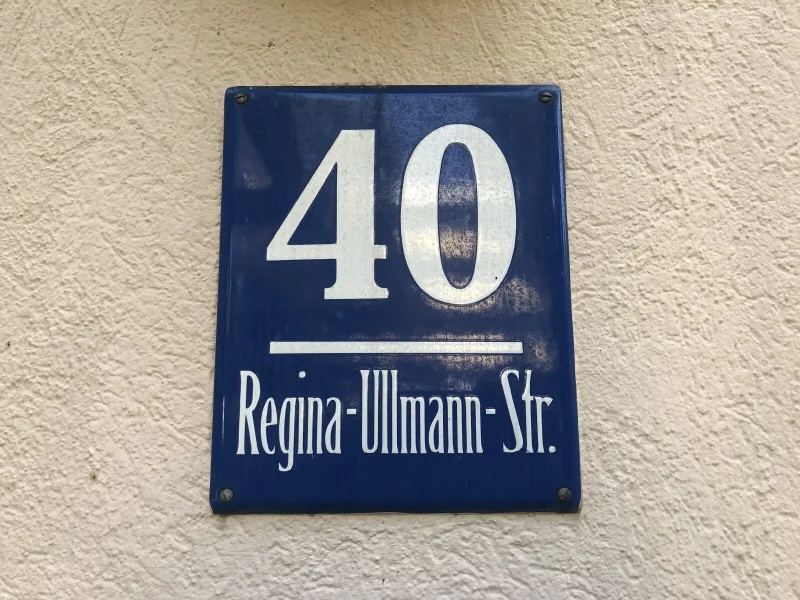 Regina-Ullmann-Straße 40!