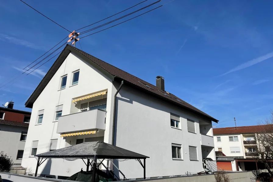 Außenansicht - Haus kaufen in Karlsfeld - Mehrfamilienhaus (6 Wohnungen) in ruhiger und familienfreundlicher Lage von Karlsfeld zu verkaufen!