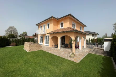 Titelbild - Haus kaufen in Odelzhausen - Luxuriöses und wunderschönes Einfamilienhaus im mediterranen Stil zu verkaufen!