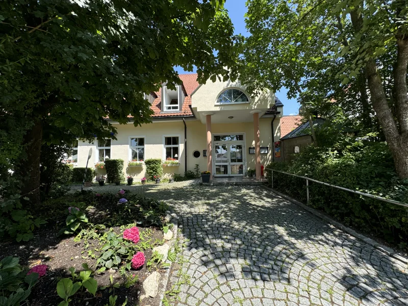 Titelbild - Haus kaufen in Röhrmoos - Bürgergaststätte in Sigmertshausen zu verkaufen!