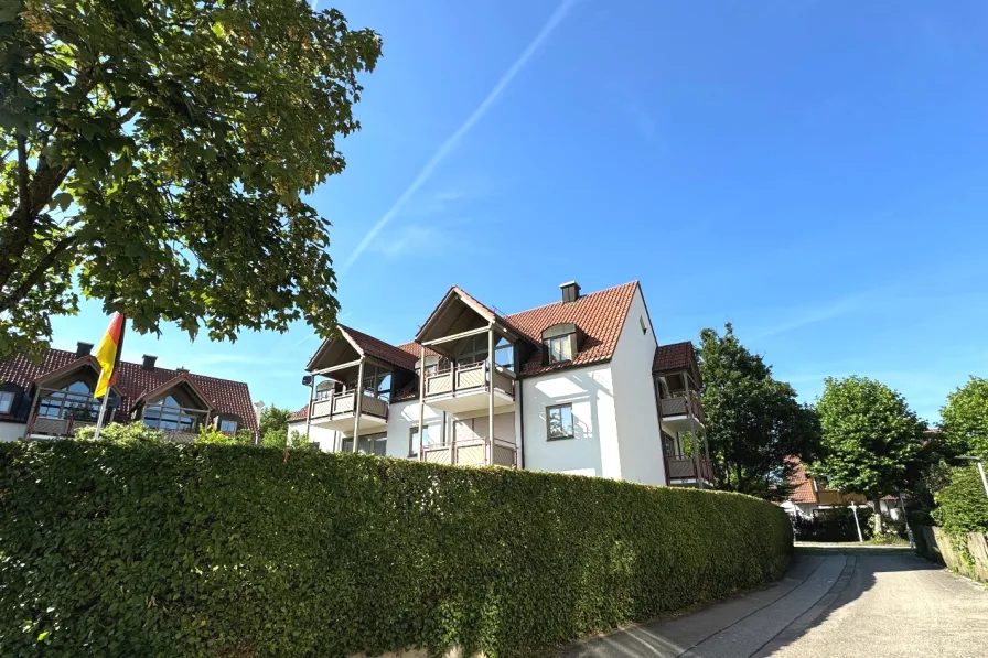 Titelbild - Wohnung kaufen in Petershausen - Großzügige 2-Zimmer Wohnung (mit Erweiterungspotenzial) in bester Lage von Petershausen nähe Bahnhof