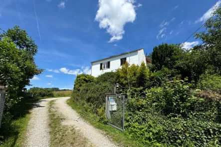 Titelbild - Haus kaufen in Bergkirchen - Traumhafte Lage in Unterbachern! Erstklassiges Grundstück mit Bestandsgebäude!