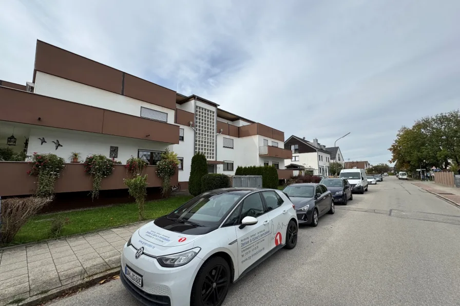 Titelbild - Wohnung kaufen in Karlsfeld - Exklusive Penthouse-Wohnung mit Panorama-Blick in Top-Lage – Ihr neues Zuhause!