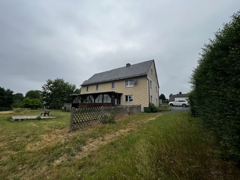 Titelbild - Haus kaufen in Bad Steben - Einfamilienhaus auf ca. 1.200m² großen Grundstück in Bad Steben!