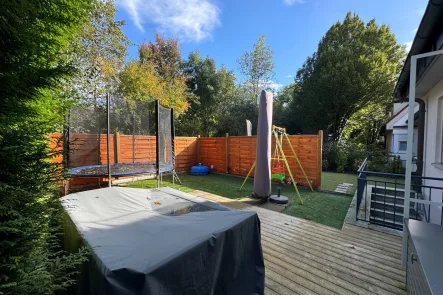 großzügiger Garten - Wohnung kaufen in Schwabhausen - Traumhafte 4-Zimmer Wohnung mit eigenem Garten und Balkon in Schwabhausen / Oberroth