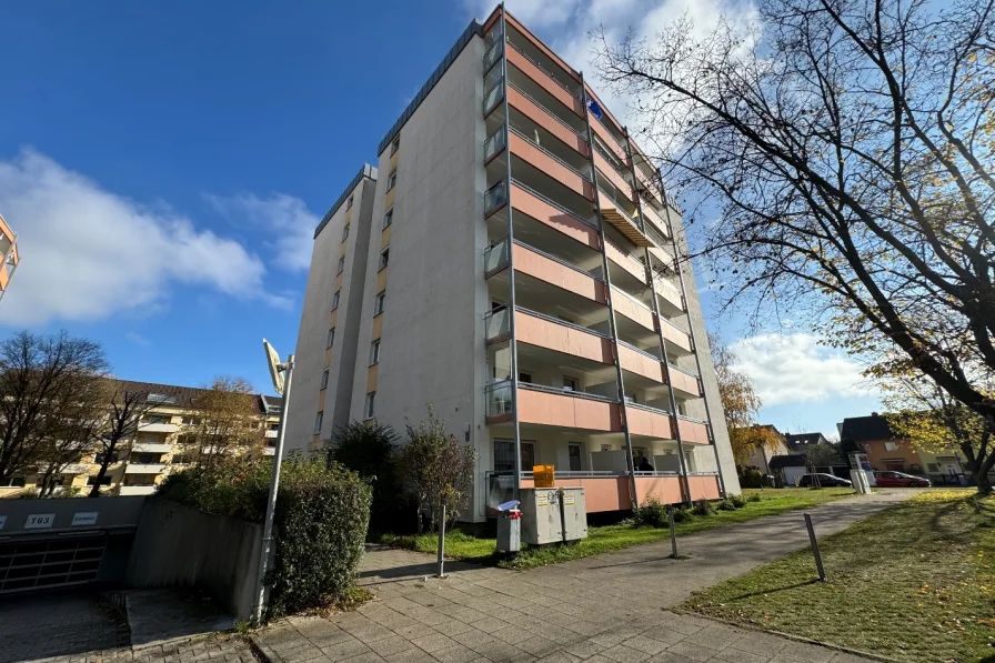 Außenansicht - Wohnung kaufen in Germering - Leerstehende 1-Zimmer Wohnung in Germering zu verkaufen!