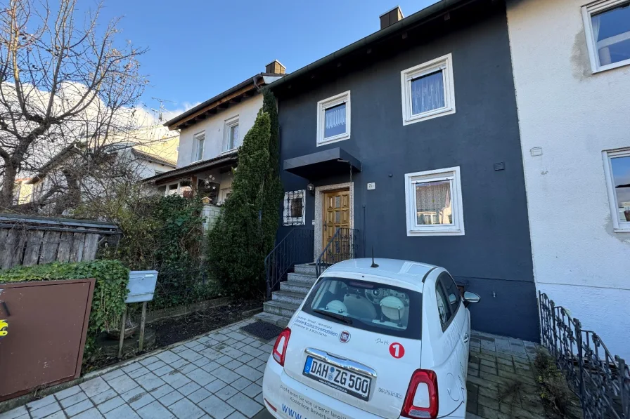 Titelbild - Haus kaufen in Markt Indersdorf - Großzügig geschnittenes RMH in guter Lage von Markt Indersdorf