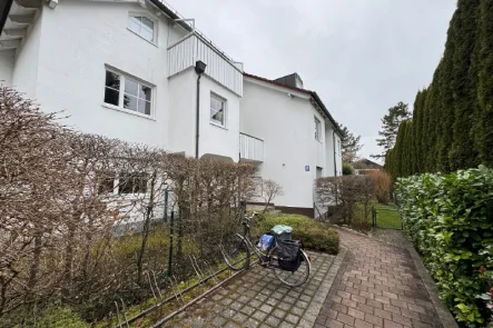 Titelbild - Wohnung kaufen in Gröbenzell - Wunderschöne 4-Zimmer-Gartenwohnung in Gröbenzell zu verkaufen!