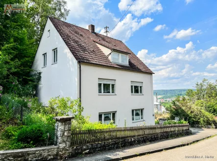 Außenansicht - Haus kaufen in Harburg (Schwaben) - Sanierungsbedürftiges Haus mit zwei Wohnungen
