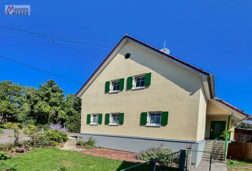 Außenansicht - Wohnung mieten in Pöttmes / Stuben - Helle attraktive 3- Zimmer Wohnung im ersten OG mit Blick ins Grüne