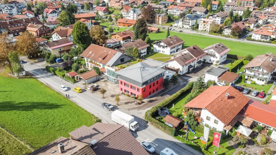 Luftaufnahme - Büro/Praxis mieten in Oberstaufen - Gewerbefläche in zentrumsnaher Lage