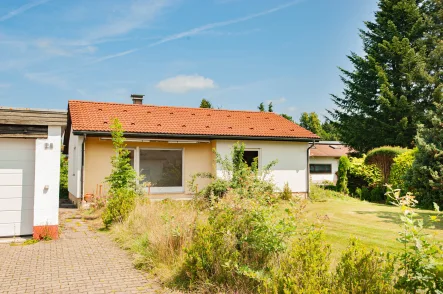 Außenansicht  - Haus kaufen in Isny - Charmanter Bungalow auf Traumgrundstück in ruhiger Wohnlage mit Nähe zu Isny