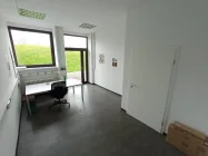 Büro mit Tür nach außen