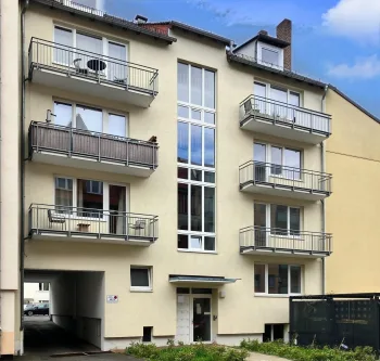 Hausansicht - Wohnung mieten in Kassel - 3-ZKB-Maisonettewohnung mit Balkon und Terrasse in KS-Königstor