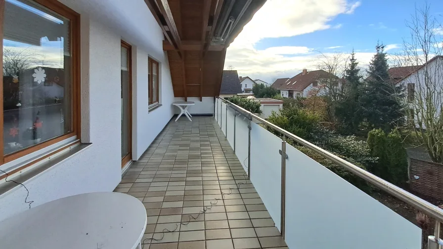 großer Balkon