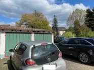 2 Garagen und Stellplatz