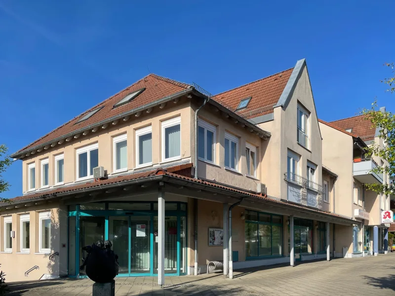 Hausvorderseite - Büro/Praxis mieten in Fuldabrück - Attraktive Praxis-/Büroetage in zentraler Lage von Fuldabrück-Dennhausen