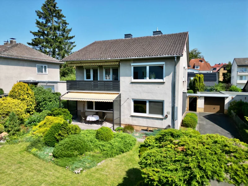 Außenansicht - Haus kaufen in Kassel - Gepflegtes Zweifamilienhausin ruhiger Lage von Kassel-Harleshausen