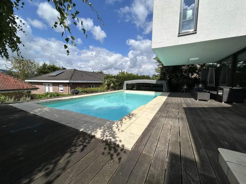 Terrasse mit Pool