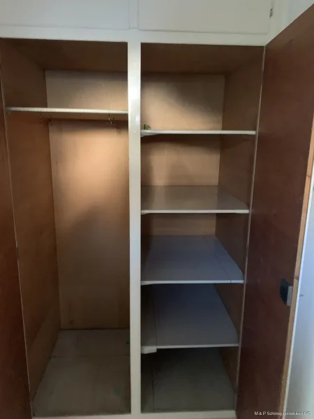 Einbauschrank Badezimmer Flur