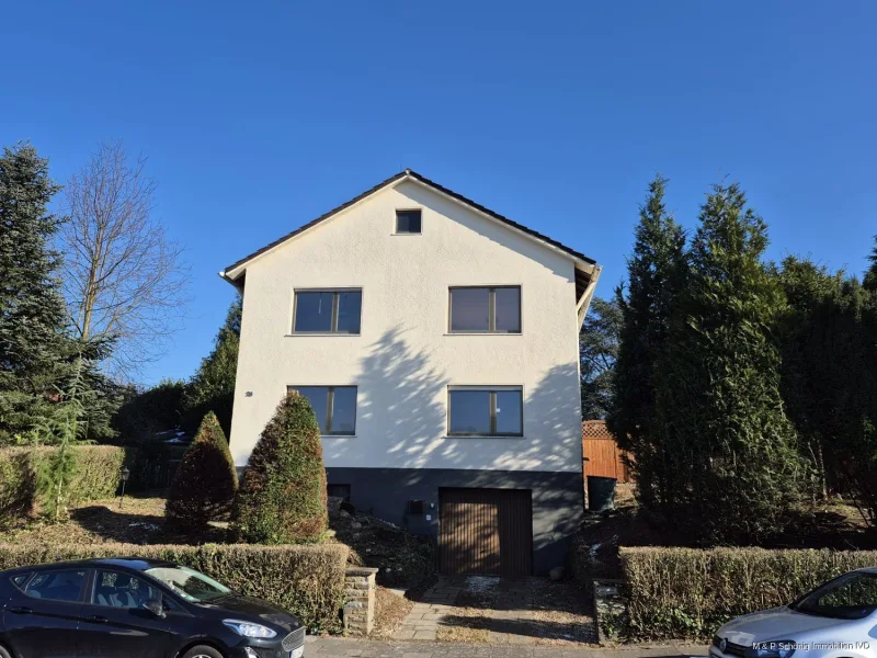 Hausansicht - Haus kaufen in Bonn / Lengsdorf - 7 Zimmerhaus mit viel Platz und Möglichkeiten!