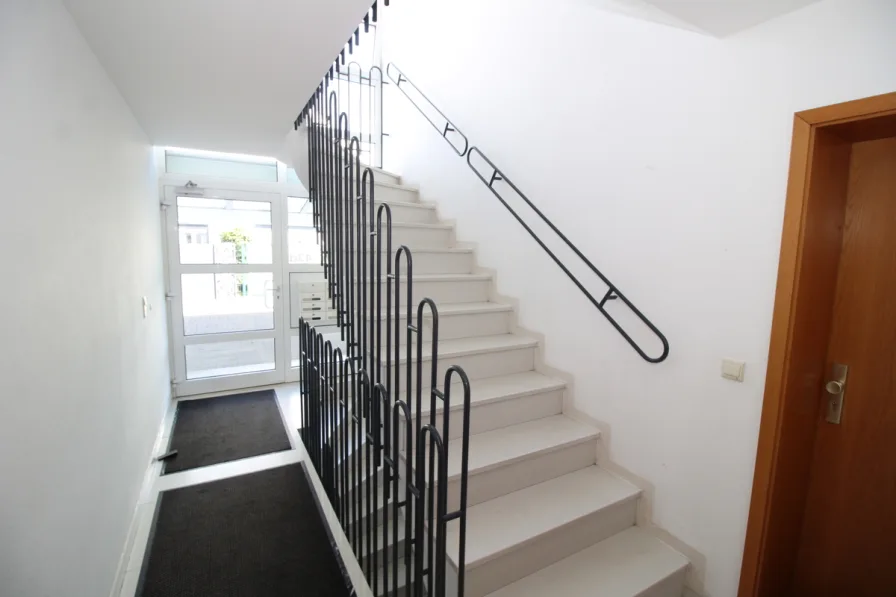 Treppenhaus - Wohnung kaufen in Oer-Erkenschwick - ETW, ca. 35 m², EG Mitte