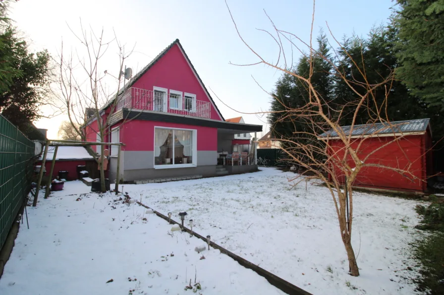 Gartenansicht - Haus kaufen in Gelsenkirchen - Einfamilienhaus in ruhiger Lage von GE