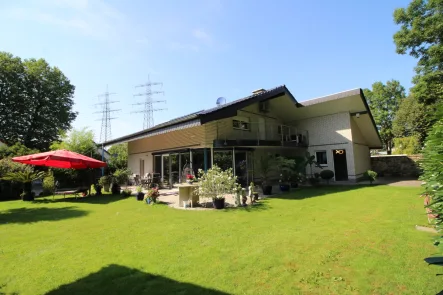 Gartenansicht - Haus kaufen in Herne - Ein Traum in Weiß auf 849 m²