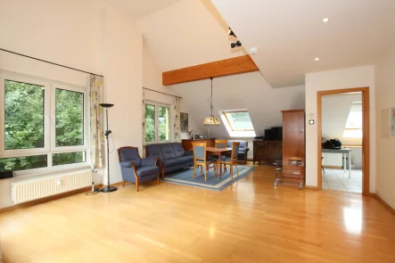 Wohnzimmer - Wohnung kaufen in Hattingen / Niederwenigern - 91,65 qm Wohn- und Nutzfläche, Maisonette, Dachterrasse