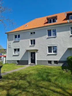 Straßenansicht - Wohnung kaufen in Duisburg / Wedau - Maisonette in unmittelbarer Nähe zur 6-Seen-Platte