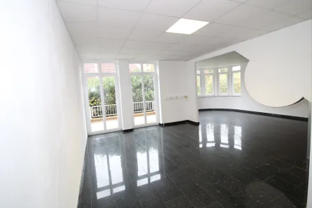 Wohnzimmer - Büro/Praxis kaufen in Dorsten - Bungalow mit Terrasse