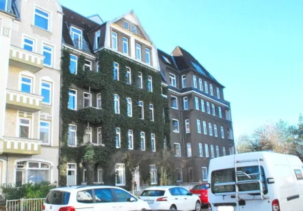 Außenansicht - Wohnung kaufen in Kiel - Stilvolle 3,5 Zimmer Altbauwohnung am Ravensberg