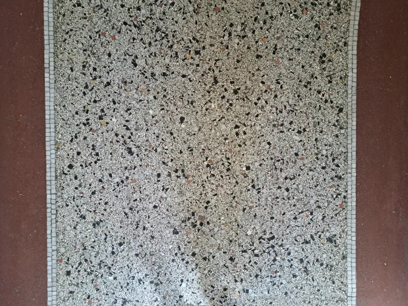 Terrazzo im Hauseingang 