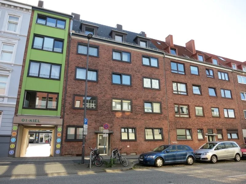 Außen - Wohnung mieten in Kiel - Kleine 1-Zimmerwohnung in der Feldstraße