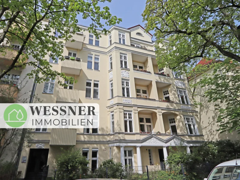 Titelbild - Haus kaufen in Berlin - Bereits aufgeteiltes Mehrfamilienhaus mit Baugenehmigung für Dachgeschoss und Aufzug