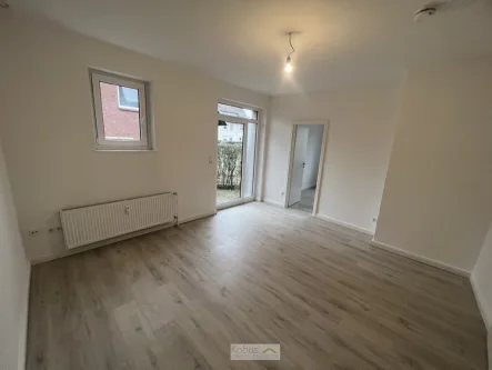 Wohnzimmer - Wohnung mieten in Uelzen - Renovierte 2-Zimmer Erdgeschoss-Wohnung mit Terrasse