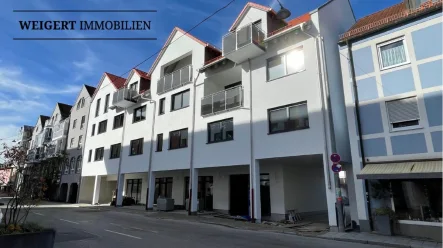 Vorderansicht Haus 1 - Wohnung mieten in Fürstenfeldbruck - WEIGERT: *ERSTBEZUG* Exklusive 2-Zimmer-Wohnung mit  Balkon & TG-Stellplatz in FFB