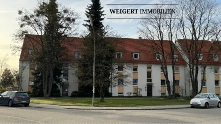 Vorderansicht Gebäude - Wohnung mieten in München - WEIGERT: Renovierte, ruhige, helle & gut geschnittene Dachgeschosswohnung in Laim