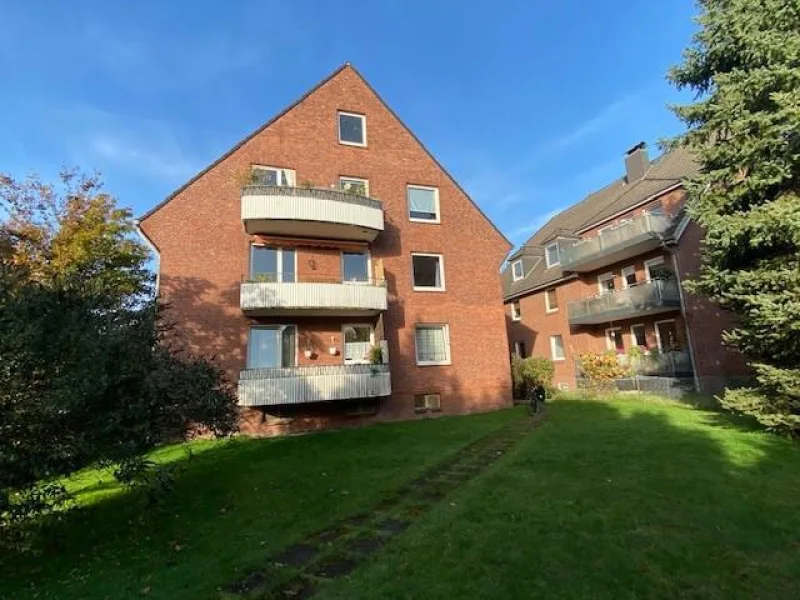 Rückansicht - Garage/Stellplatz mieten in Hamburg - Außenstellplatz, Hamburg-Niendorf, Hildesheimer Weg  