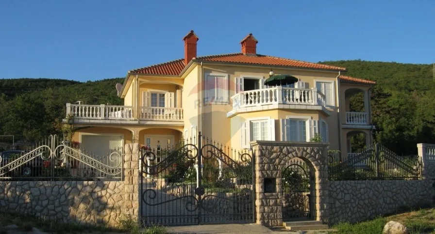 4 - Haus kaufen in Crikvenica - Barock-Villa mit Meerblick, in Strandnähe