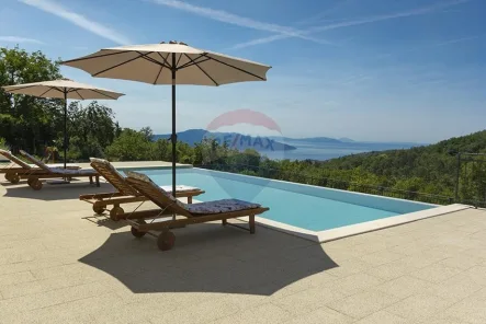 1 - Haus kaufen in Opatija - Anwesen mit Infinity Pool und Meerblick