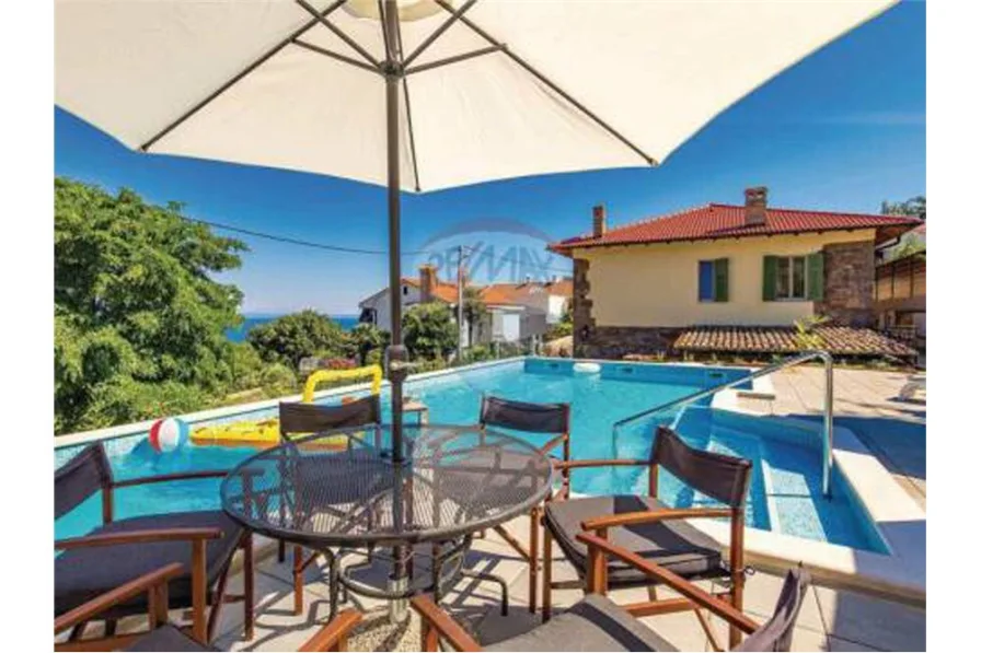  - Haus kaufen in Opatija - Exklusiv + Rustikal: Renoviertes Steinhaus mit Pool und Meerblick