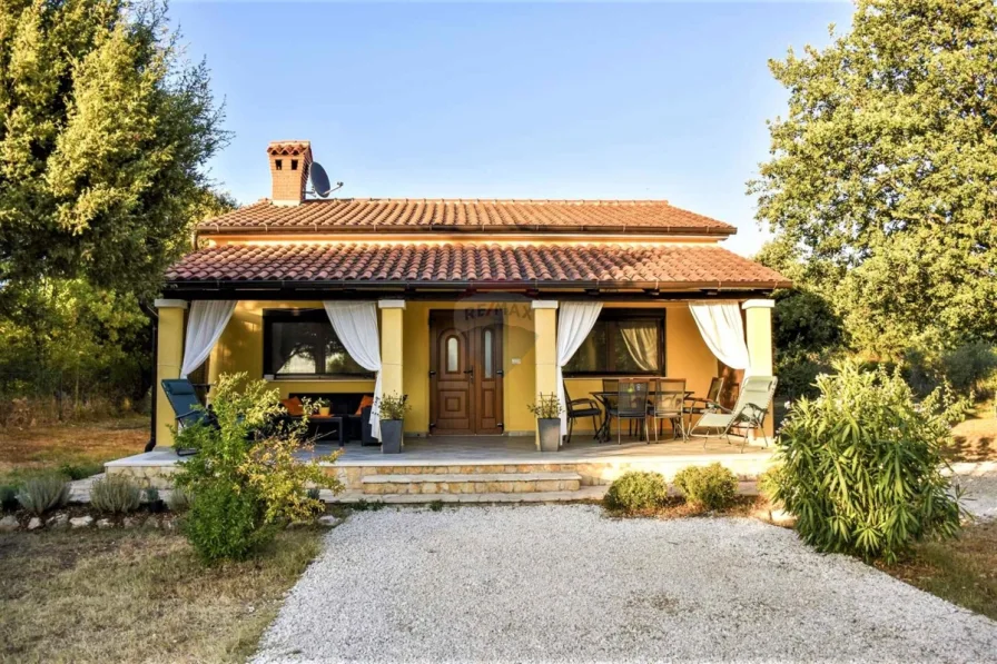 1 - Haus kaufen in Rovinj - Moderner Cottage-Flair mit offenem Meerblick