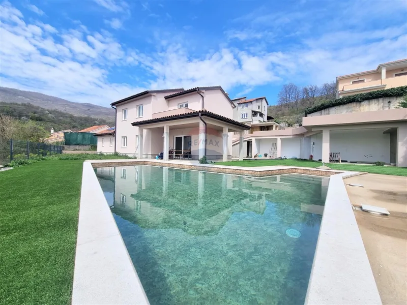 1 - Haus kaufen in Opatija - Ferienhaus mit Meerblick und Pool