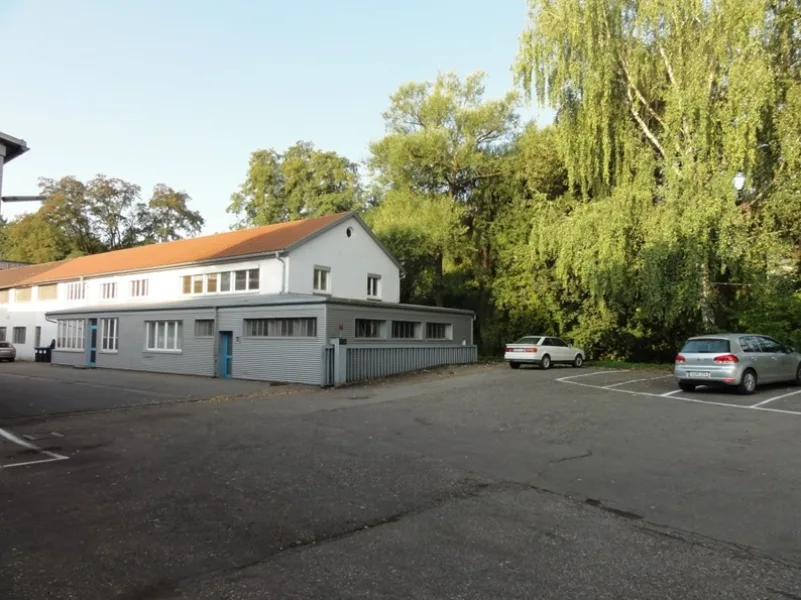 Außenansicht - Büro/Praxis mieten in Ehingen - Helle Büroräume ca. 240 m²mit zusätzlicher Lagerfläche ca. 200m²