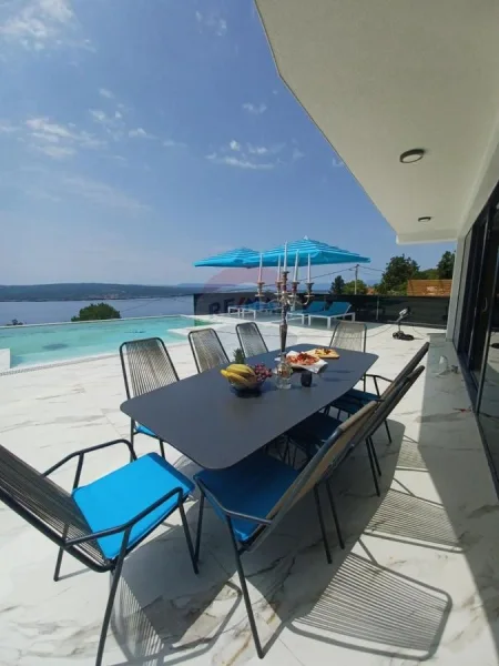 18 - Haus kaufen in Crikvenica - Neubau-Luxus-Villa mit Infinity Pool und Meerblick